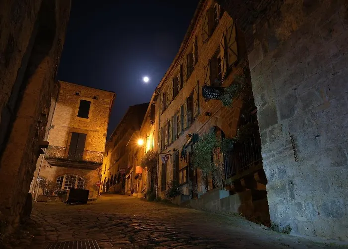 Oda ve Kahvaltı D'hotes L'escuelle Des Chevaliers Cordes Sur Ciel