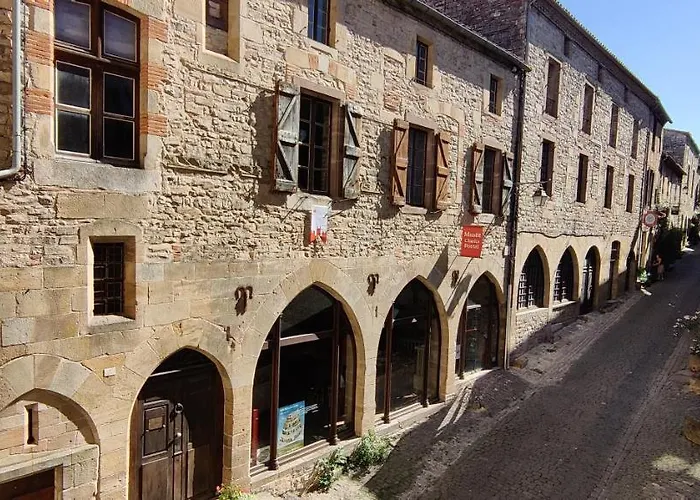 Oda ve Kahvaltı D'hotes L'escuelle Des Chevaliers Cordes Sur Ciel