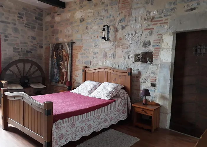 Oda ve Kahvaltı D'hotes L'escuelle Des Chevaliers Cordes Sur Ciel